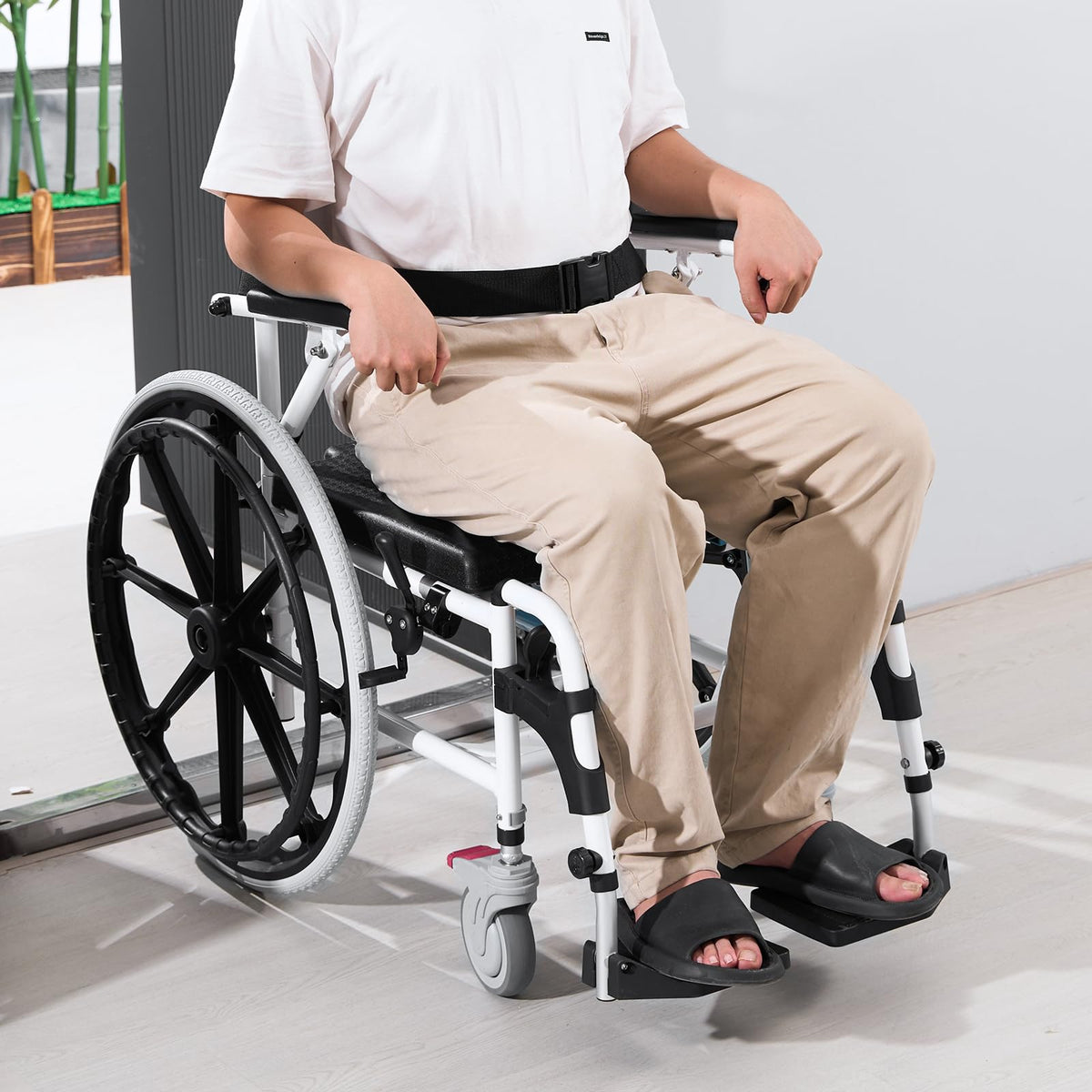 17.5in Adjustable Aluminum Shower Wheelchair with Brake X90646