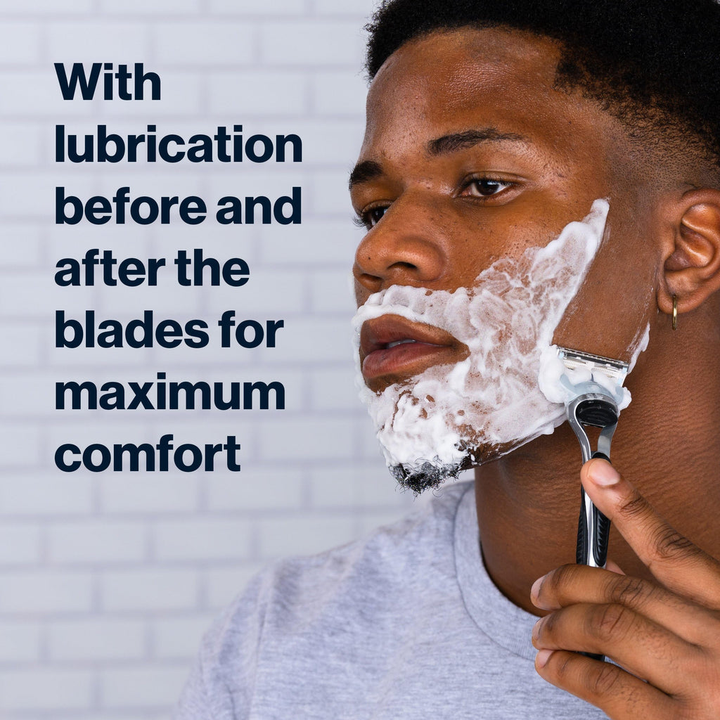 Razor with 4 Blade Refills Y580