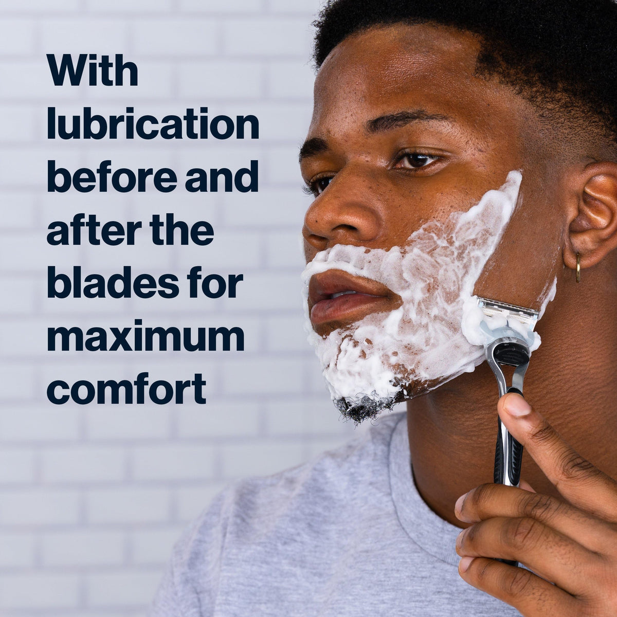 Razor with 4 Blade Refills Y580